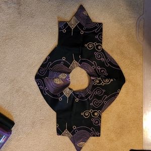 Global Collar or Jabot
